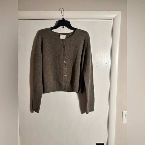 New Reformation Clara crew cashmere cardigan in cocoa brown - Picture 3 of 7